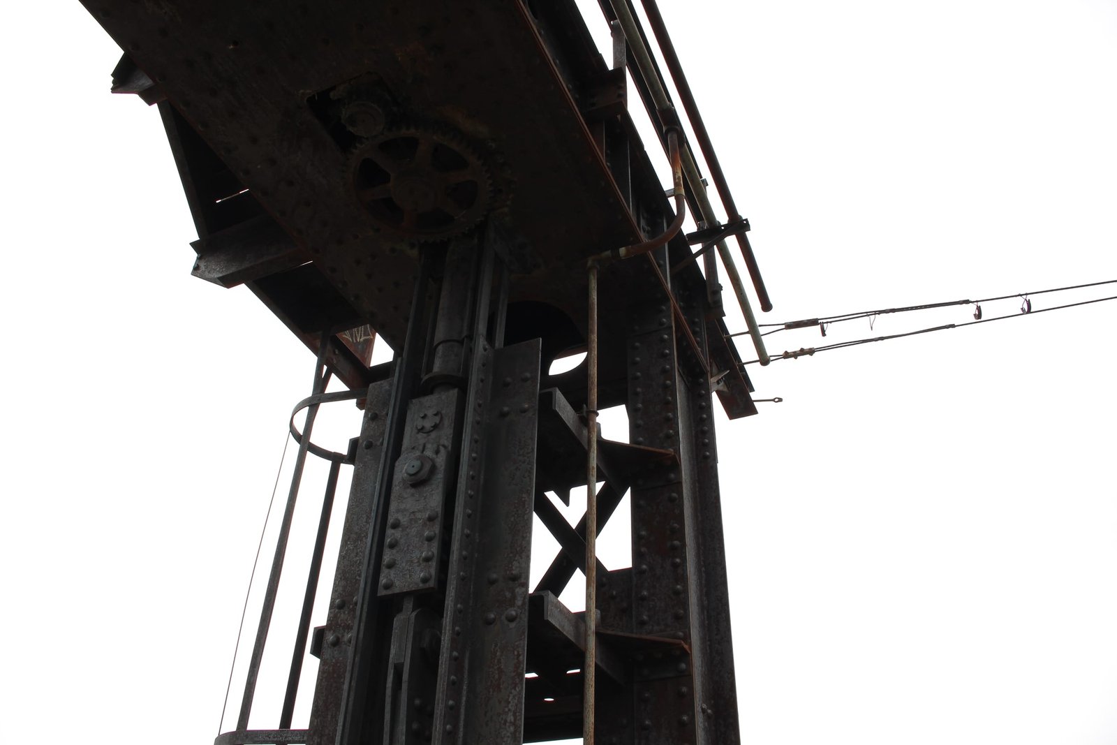 Details of lift mechanism